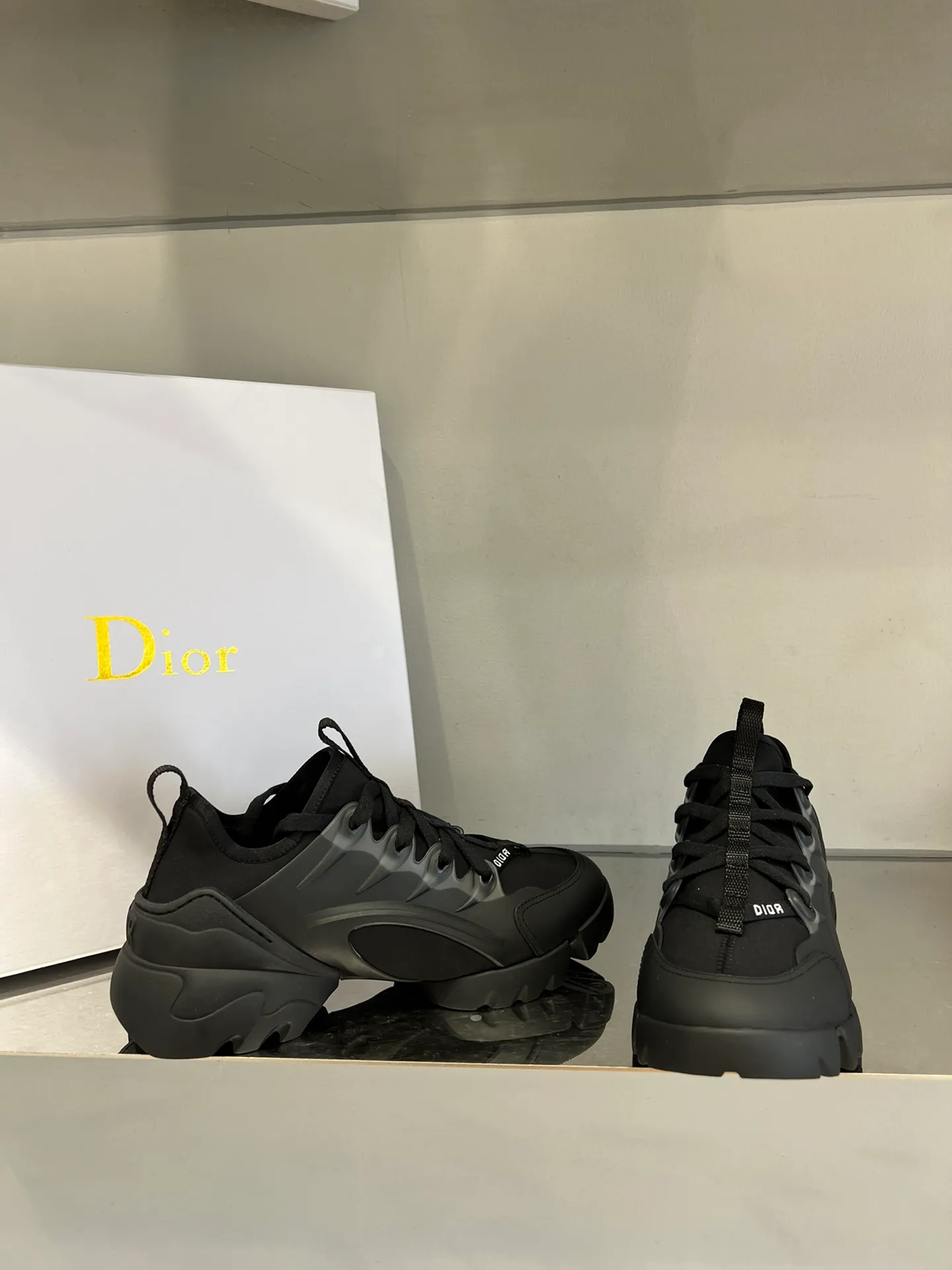 👟👟Ex-factory price 460👟👟 Dior dad shoes 🤓Super flattering footwear! High-density original jacquard ➕T👟👟Ex-factory price U original outsole! Sisters with wide feet must not have any misunderstandings about him! Even chubby feet like mine look slender when wearing them! Size: 35～40 (40 is custom-made and non-returnable) All sizes and colors are available in stock
